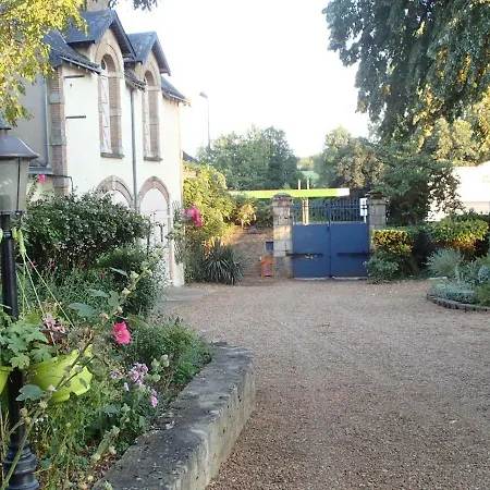 Homestay France Petit Chateau Loue