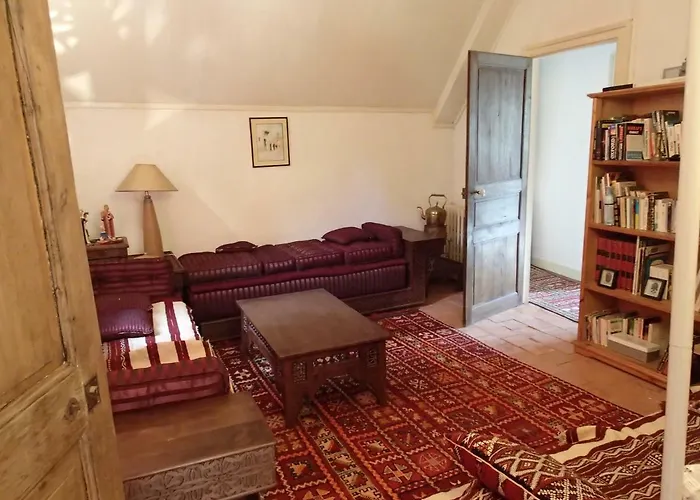 France Petit Chateau Δωμάτια σε οικογενειακή κατοικία Loué